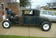 1929/30 Essex, 500 cu. in. Cadillac engine, turbo 400 trans, 73 Pontiac Bonneville rear axle.